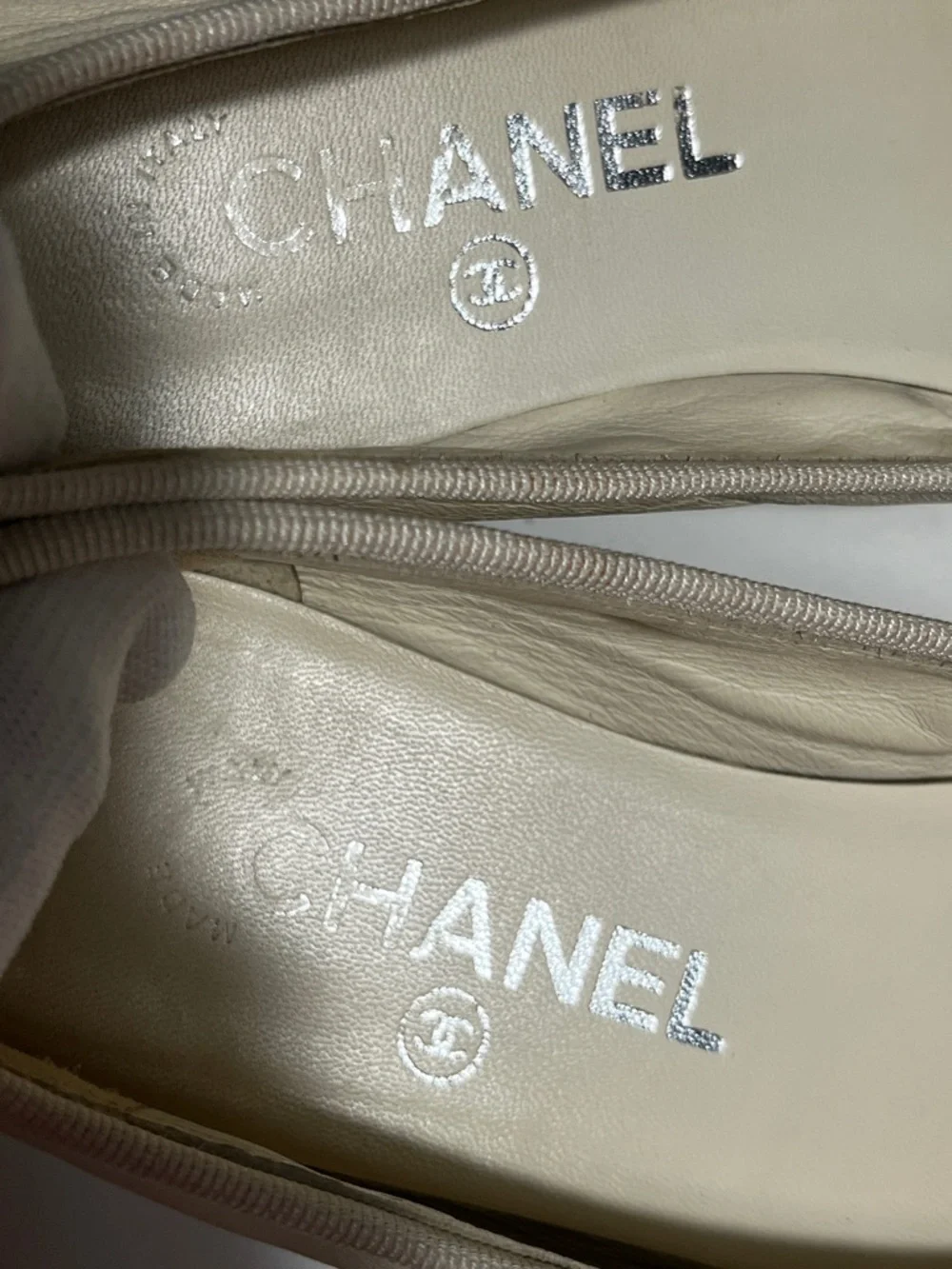 Sold CHANEL Cream Leather Ballet Flats with Yellow Cap Toe - Picture 8 of 11